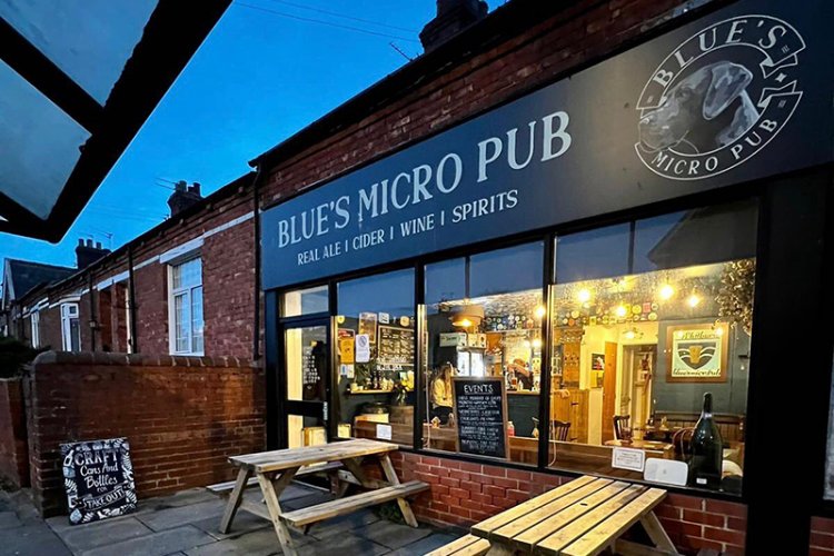 Blue's Micro Pub - Whitburn